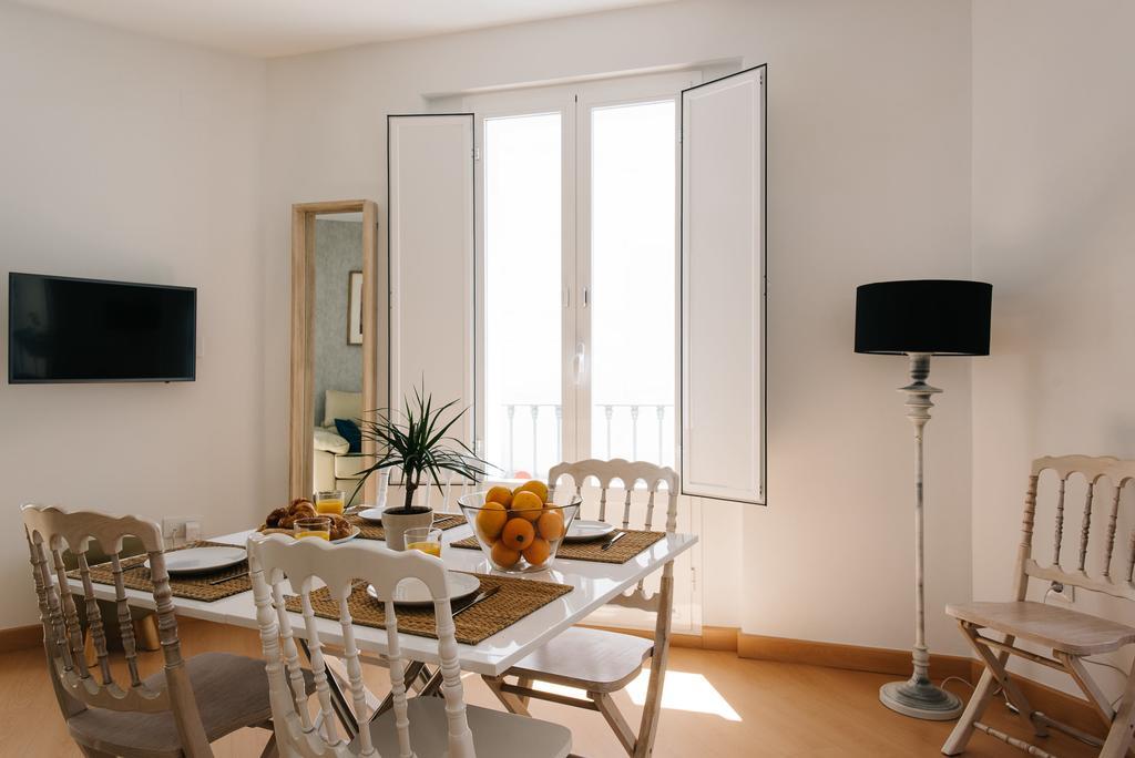 Hostly Acetres 2A-Penthouse In City Center-Fibre-Parking Opt Севиля Екстериор снимка