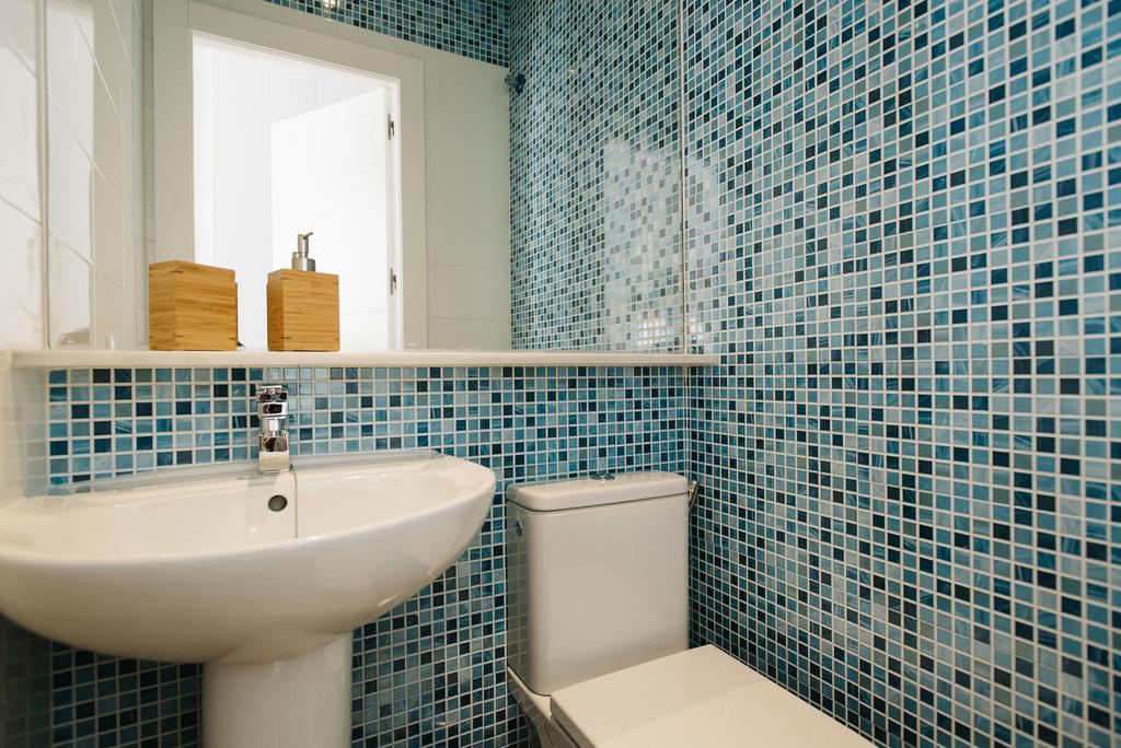Hostly Acetres 2A-Penthouse In City Center-Fibre-Parking Opt Севиля Екстериор снимка